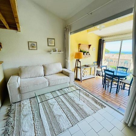 Bel appartement avec mezzanine, vue mer et piscine Cogolin Extérieur photo