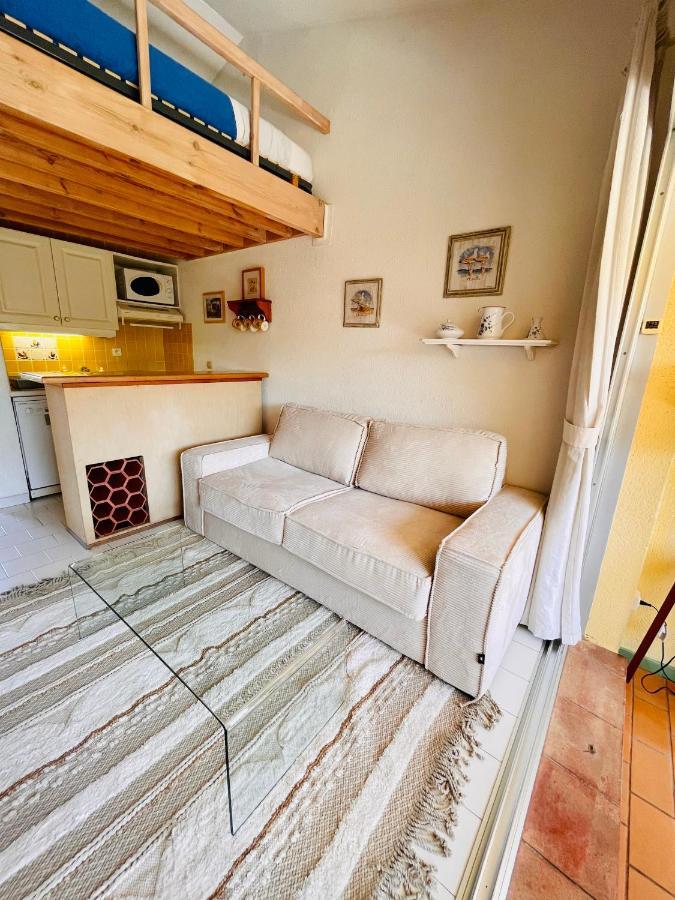 Bel appartement avec mezzanine, vue mer et piscine Cogolin Extérieur photo